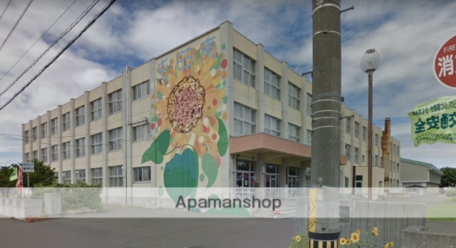 小学校　屯田南小学校（小学校）まで594m