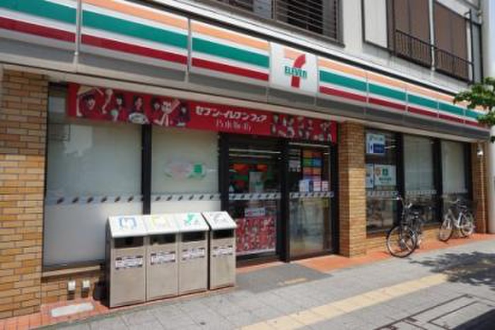コンビニ　セブンイレブン横浜峰岡町店（コンビニ）まで393m