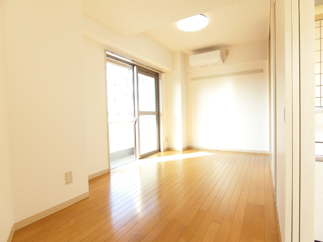 居室・リビング　3/31退去予定☆先行契約可能☆