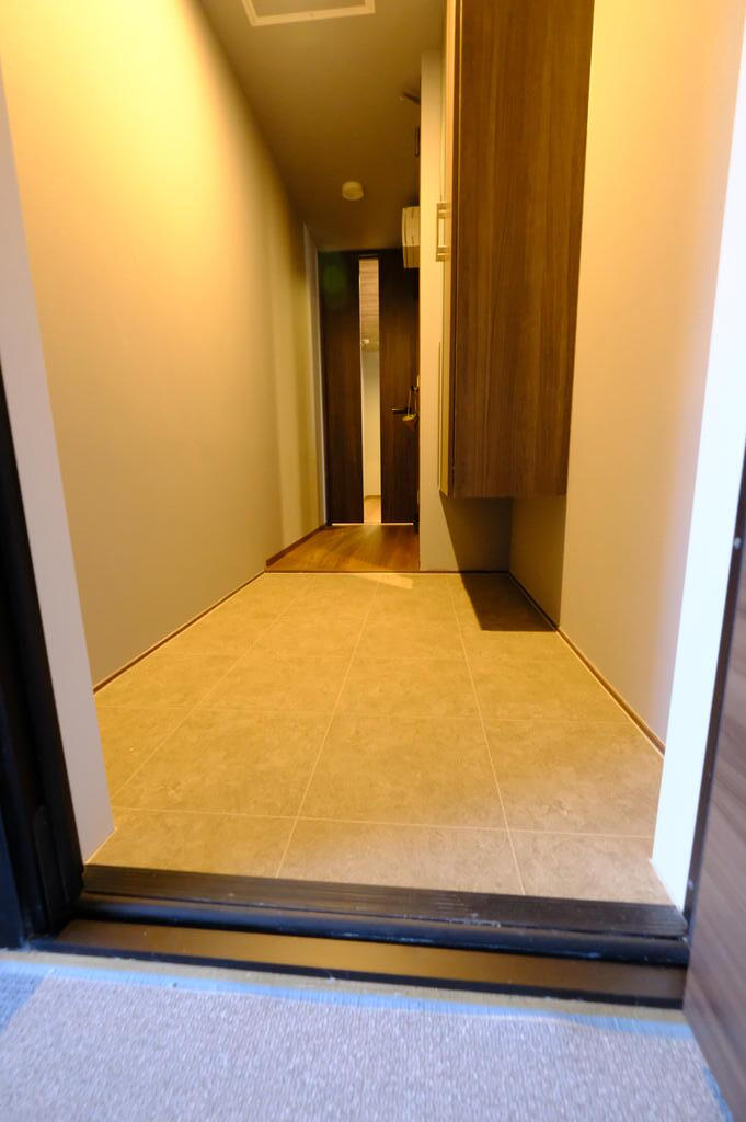 玄関　写真は別室です