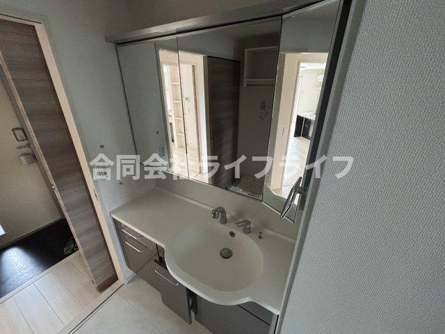 洗面設備　使いやすい洗面所です