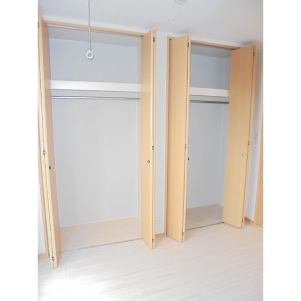 収納　ハンガーラック付きで楽々収納♪