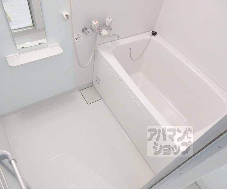 バス・シャワールーム　広く綺麗なバスルーム！快適に入浴できます