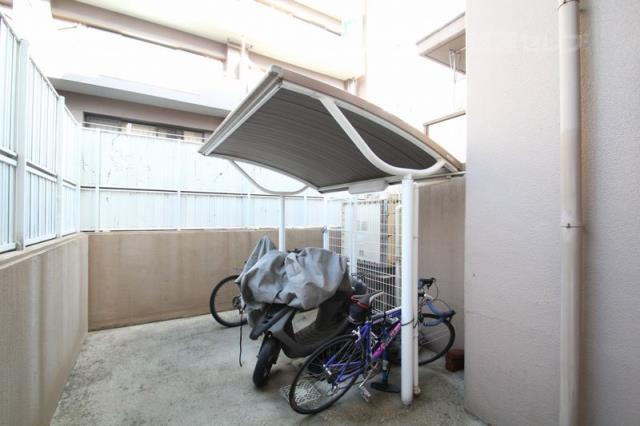 その他共有部分　屋根つきの駐輪場です。（イメージ）