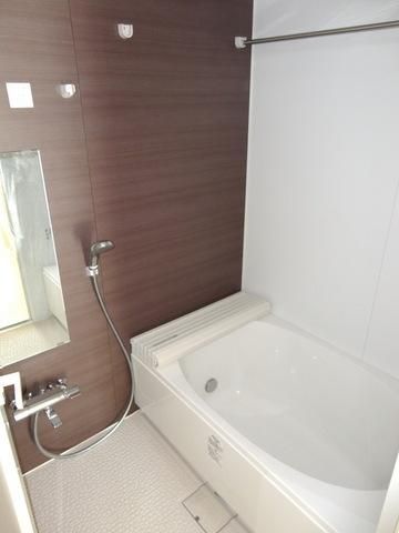 バス・シャワールーム　追い焚き付お風呂です