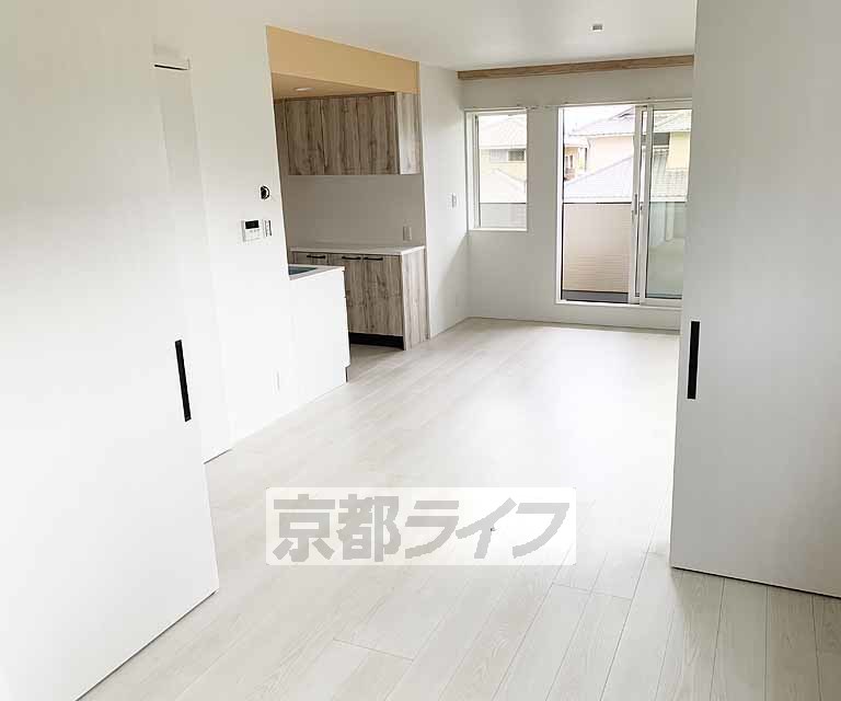 居室・リビング　ＪＲ嵯峨嵐山駅徒歩６分、設備充実物件！