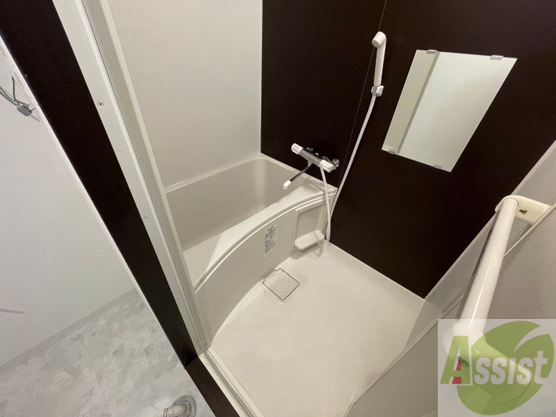 バス・シャワールーム　お風呂になります。一日の疲れを癒してくださいね。