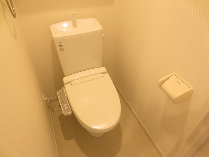 トイレ　温水洗浄便座付