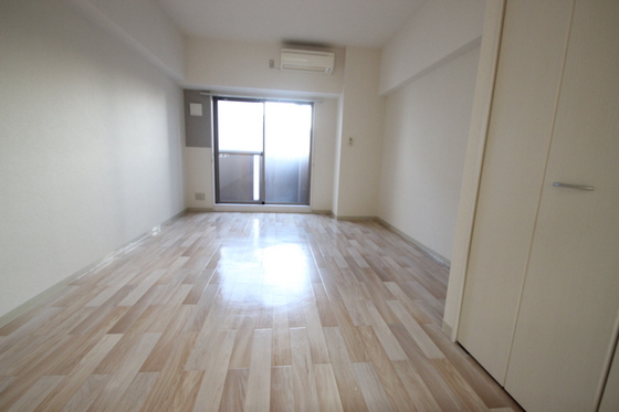 居室・リビング　※別部屋の写真です