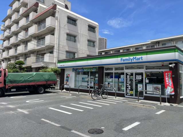 コンビニ　ファミリーマート川口栄町二丁目店（コンビニ）まで299m