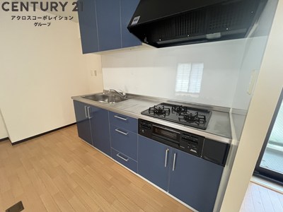 キッチン　3口ガスコンロ付で機能的なキッチンです！