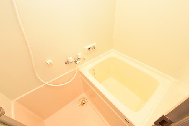 バス・シャワールーム　シンプルで機能的なユニットバスです！