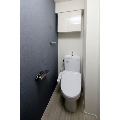 トイレ　温水洗浄便座付きです