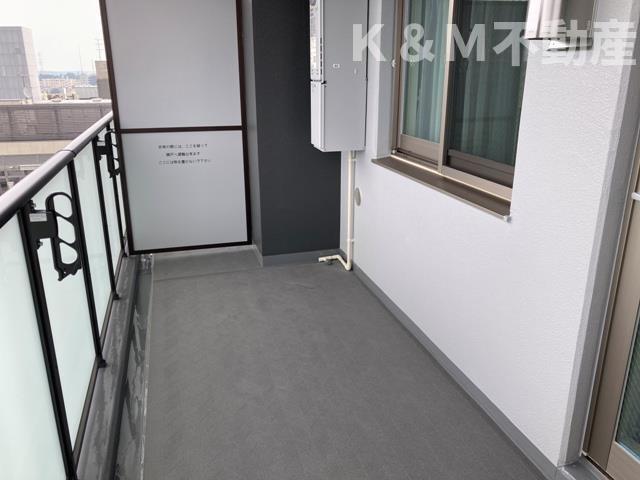 バルコニー　バルコニーからの眺めを楽しみながら食事をしませんか