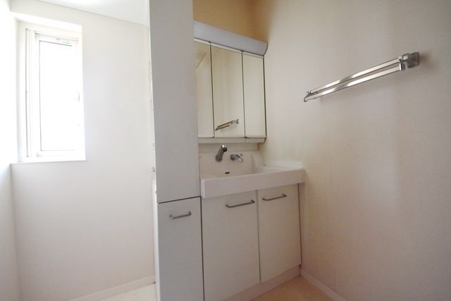 洗面設備　★洗面所にかがみついてます★