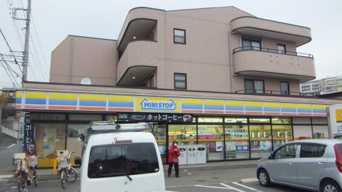 コンビニ　ミニストップ海神３丁目店（コンビニ）まで428m