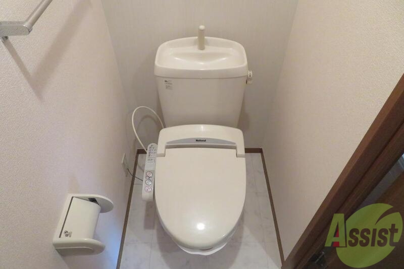 トイレ　トイレはウォッシュレット付きで嬉しいですね。