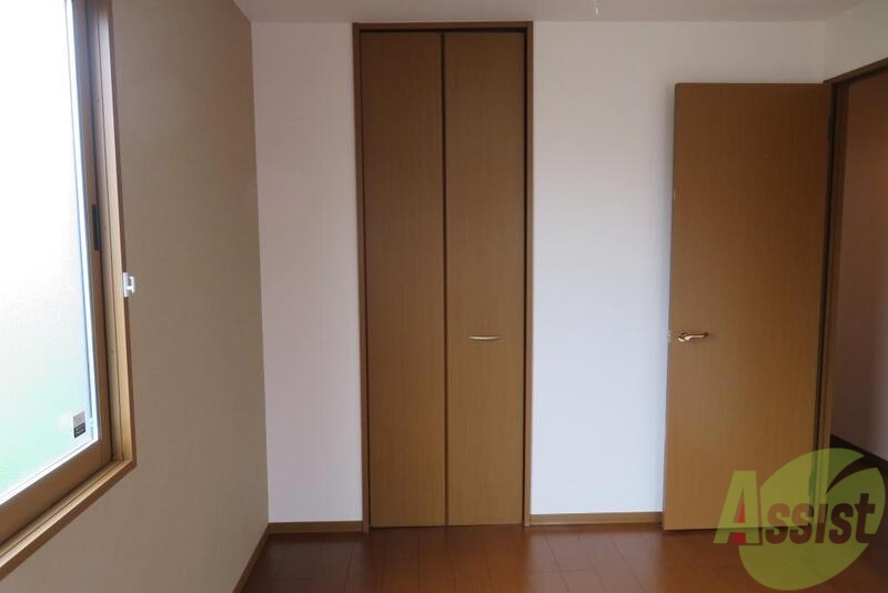 収納　収納はこちら高さもあるので冬物なども収納出来そうですね。