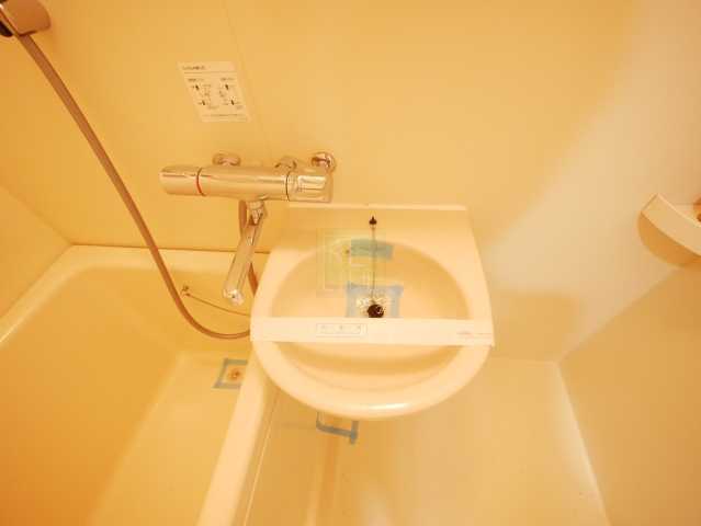 洗面設備　ドゥーエ巣鴨の洗面所