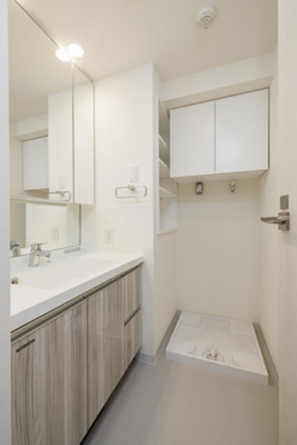 洗面設備　※写真は同タイプ住戸です。