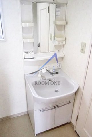 洗面設備　独立洗面台です。