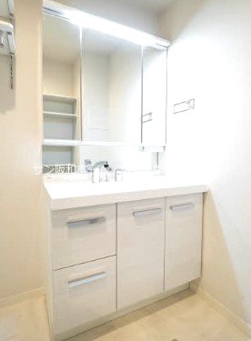 洗面設備　同仕様。施工例参考イメージ。