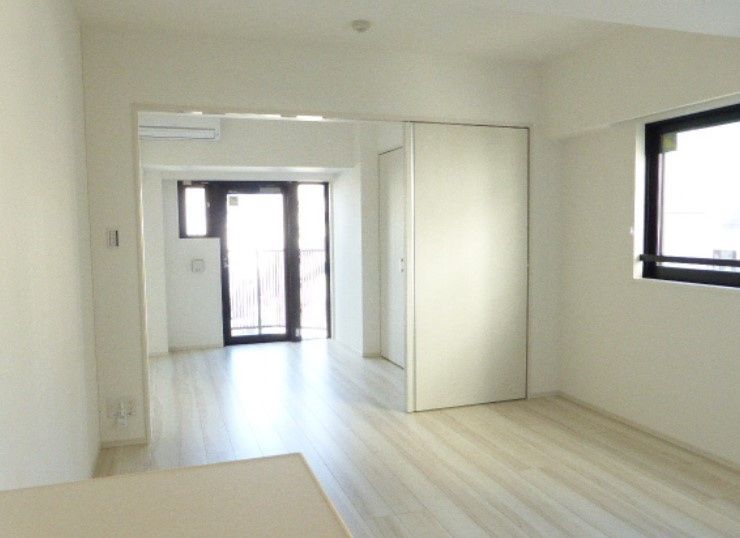 居室・リビング　☆明るい居間☆