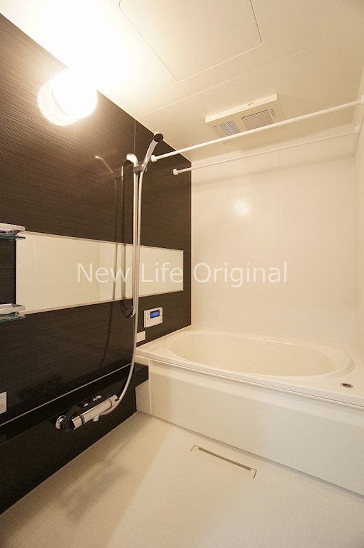 バス・シャワールーム　ゆったり入れる大きさの浴室です♪