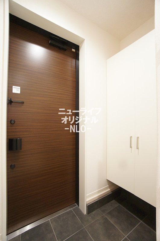 玄関　大き目なシューズボックスを完備しています♪