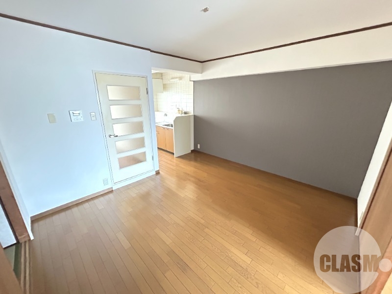 居室・リビング　フローリングだからお掃除が楽♪