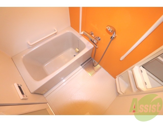 バス・シャワールーム　清潔感のある浴室