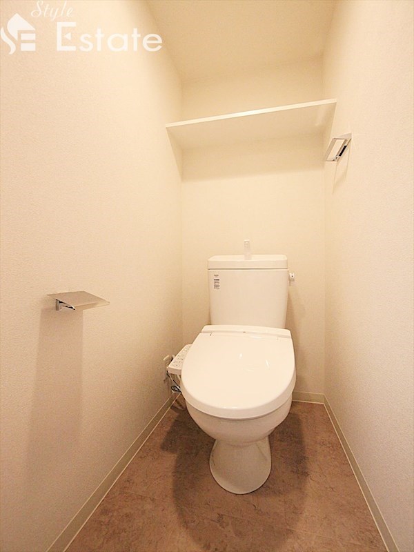 トイレ　温水洗浄便座