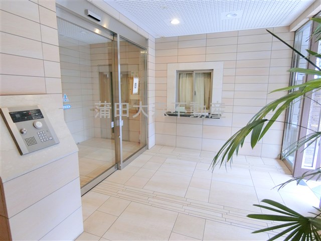 エントランス　TVモニター付オートロック宅配BOXメールBOX管理人室