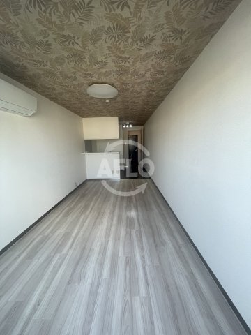 居室・リビング　レオーネ寺田町東　洋室