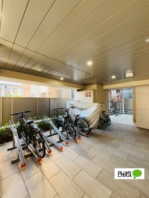 駐車場　駐輪場