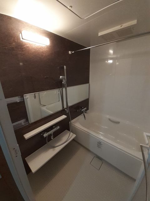 バス・シャワールーム