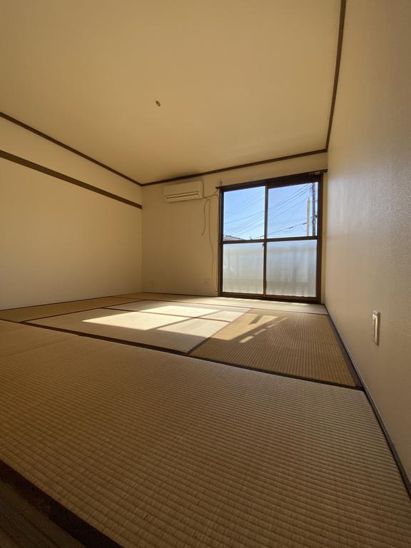 居室・リビング　和室6畳　エアコン・収納付き