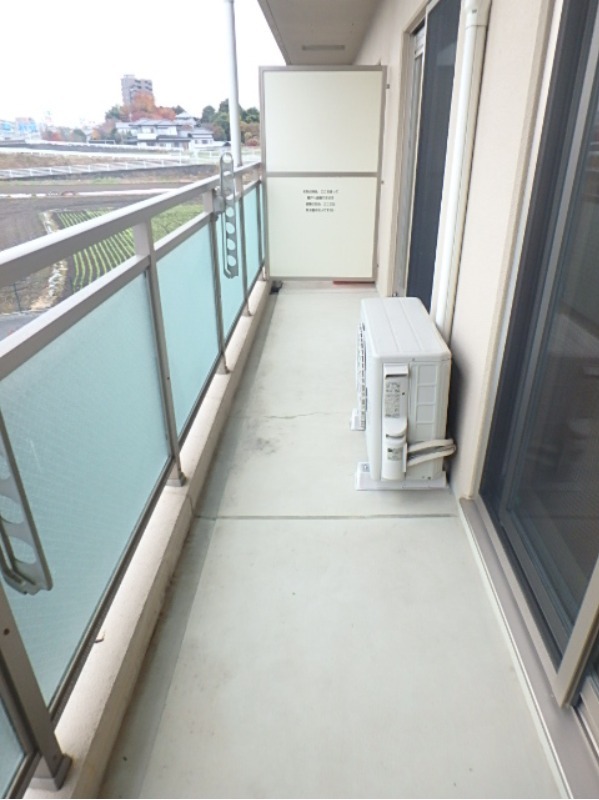 バルコニー　図面と現状に相違がある場合には現状を優先