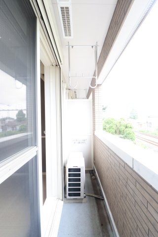 バルコニー　洗濯物もよく乾きそうな、陽当たり良好なバルコニーです！