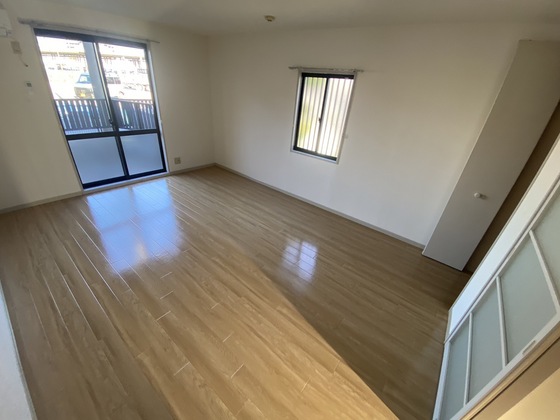 居室・リビング　※別号室の写真です。