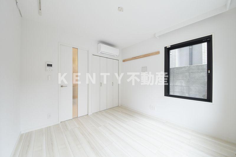 その他部屋・スペース　広くて明るい寝室