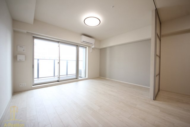 居室・リビング　OPUS RESIDENCE SHINSAIBASHISOU