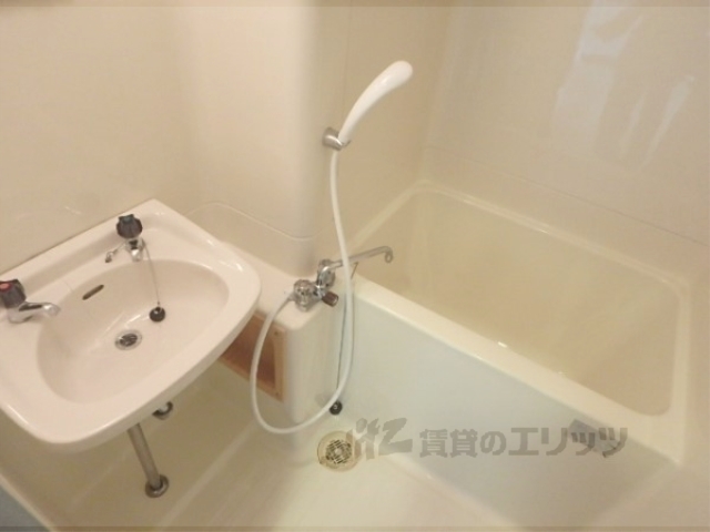 バス・シャワールーム　バス