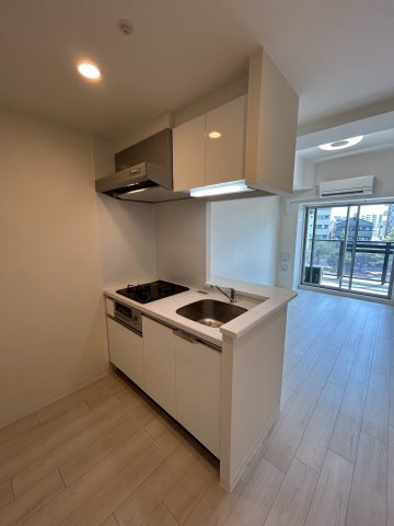 キッチン　コンパクトなキッチンで掃除もラクラク