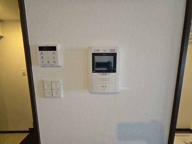 セキュリティ　サンプル画像　建具、床色異なることがあります。