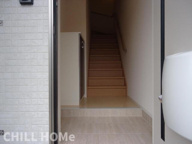 玄関　当社、チルホームのHPもご覧ください(^^)/物件情報多数♪