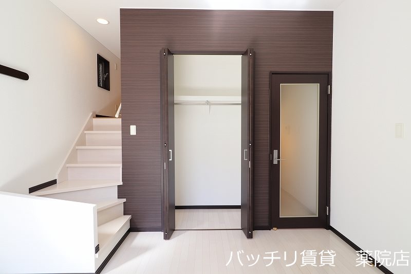 収納　別号室写真の為、現況を優先致します。