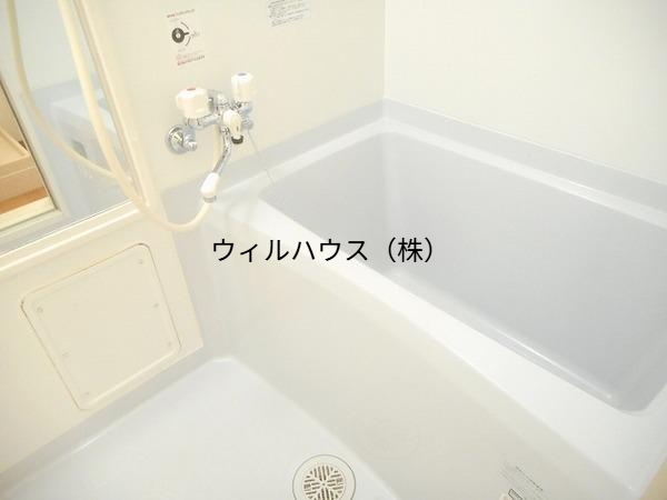 バス・シャワールーム　キレイにリフォームされています！
