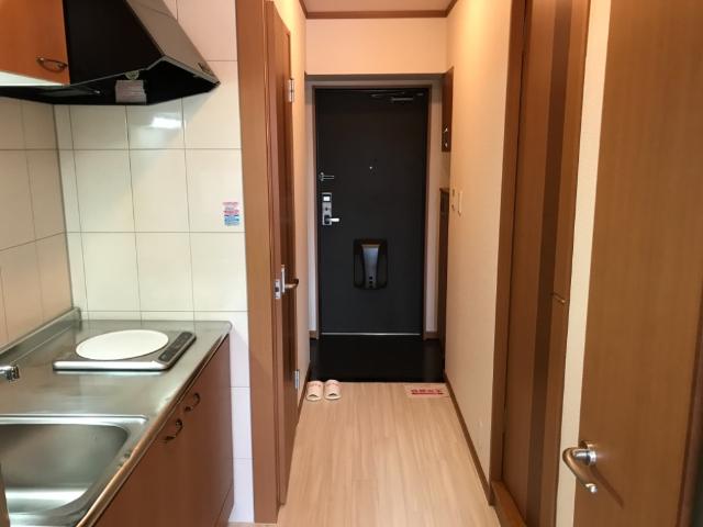 玄関　キッチン