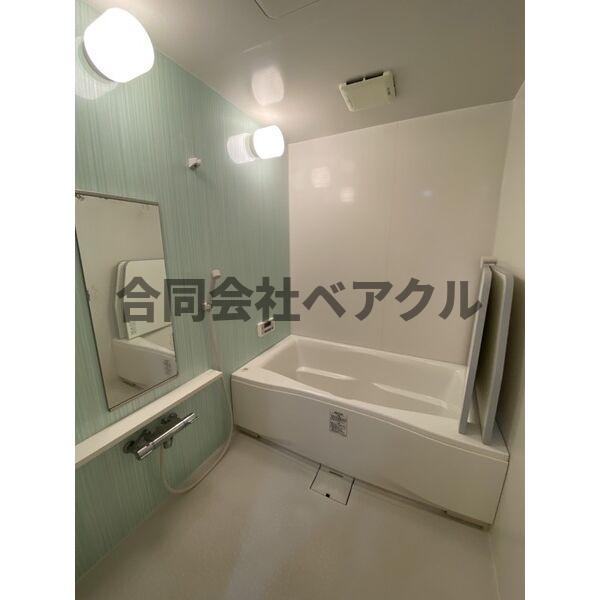 バス・シャワールーム　落ち着いた空間のお風呂です